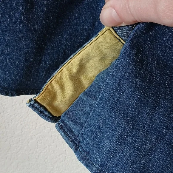 Women's DuluthFlex Pearl Snap Button Up Denim Shirt - Picture 7 of 8